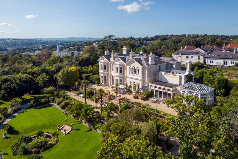 Peinture intérieure d’un hôtel particulier aux finitions haut de gamme
