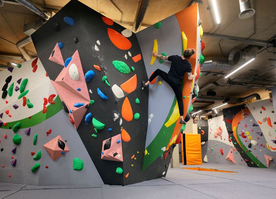 Travaux de peinture dans un centre de loisirs